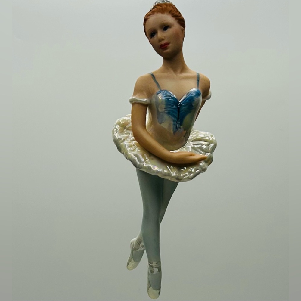 Vtg Hallmark ‘90 ballerina ornament, hand painted  in original box.